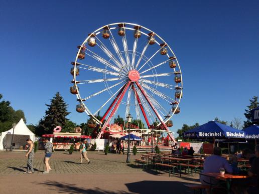 Das Riesenrad als Seelsorgezentrum der EKD